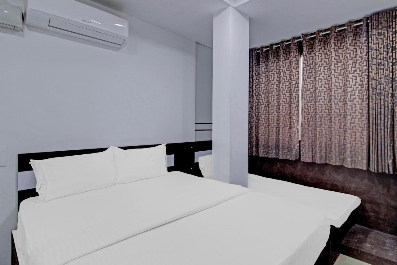 מנגלור Oyo Flagship 81436 Palace Lodge מראה חיצוני תמונה