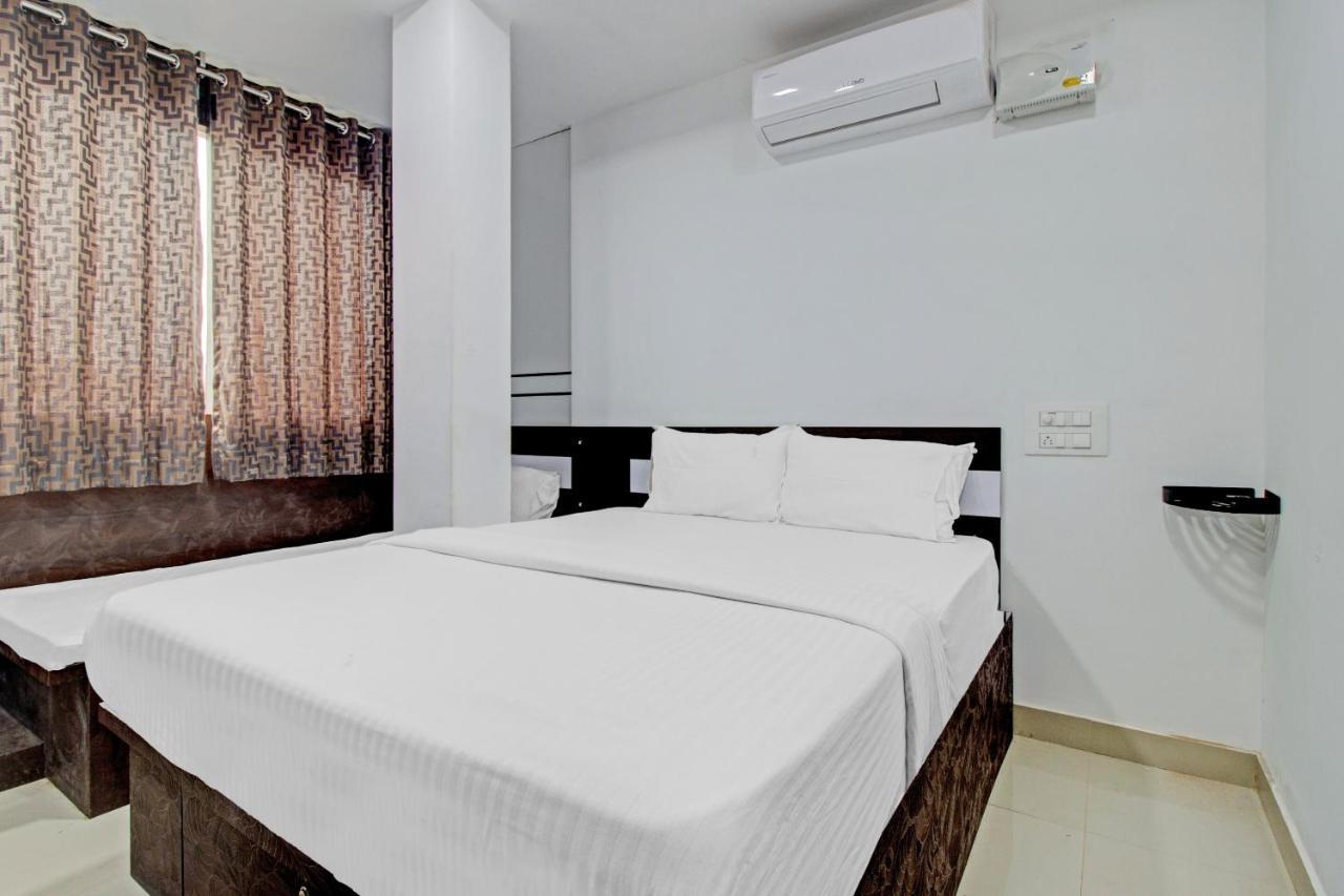 מנגלור Oyo Flagship 81436 Palace Lodge מראה חיצוני תמונה