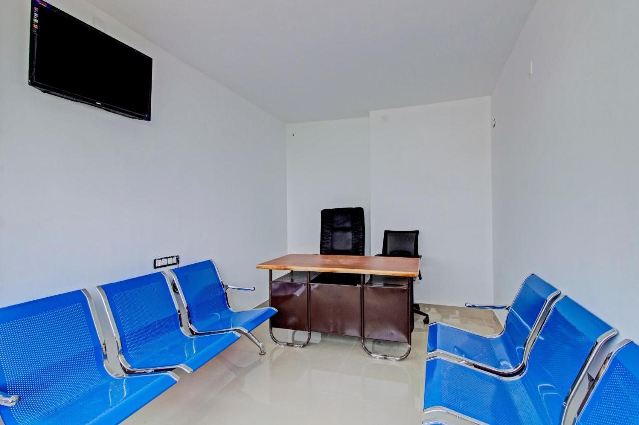 מנגלור Oyo Flagship 81436 Palace Lodge מראה חיצוני תמונה