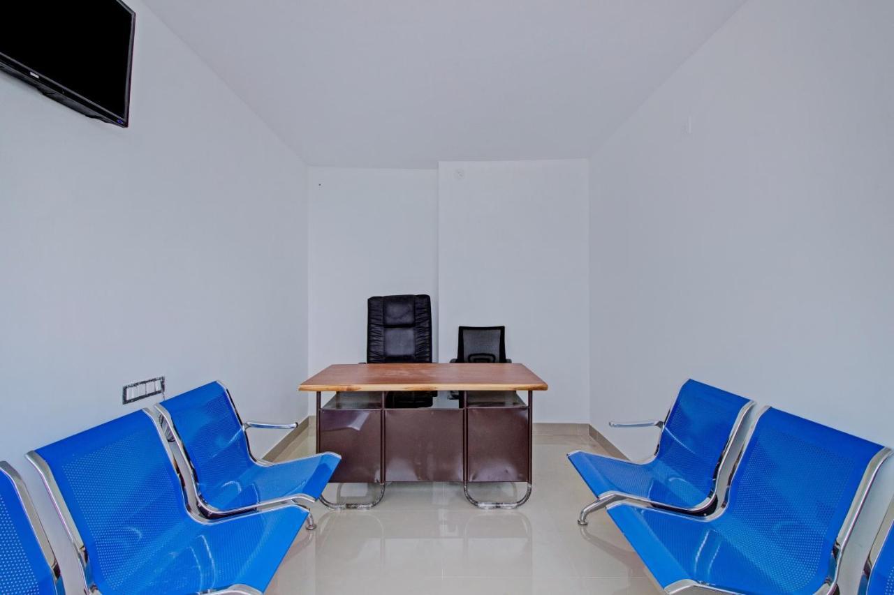 מנגלור Oyo Flagship 81436 Palace Lodge מראה חיצוני תמונה